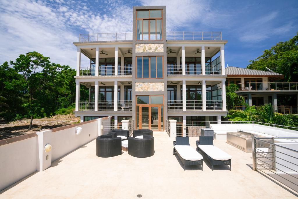 Xbalanque Resort West Bay Exterior photo